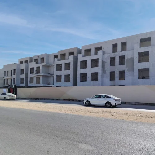 14 - EMC - Tiraz Court - Real